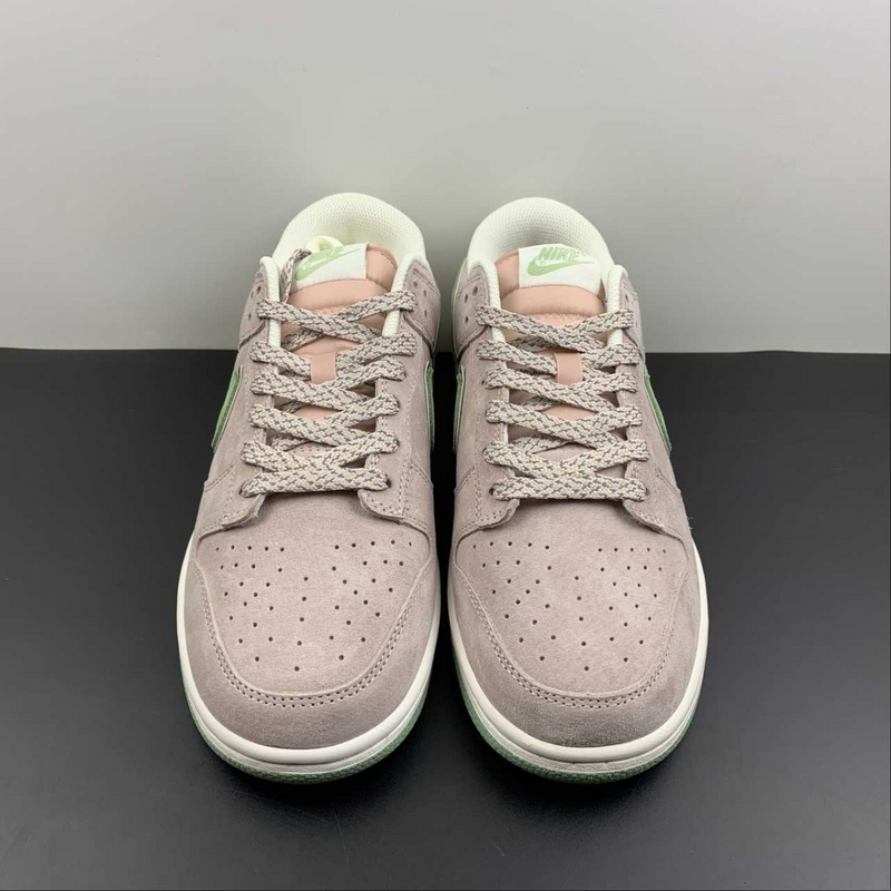 Dunk Low SB X Otomo Katsuhiro Grey White Green