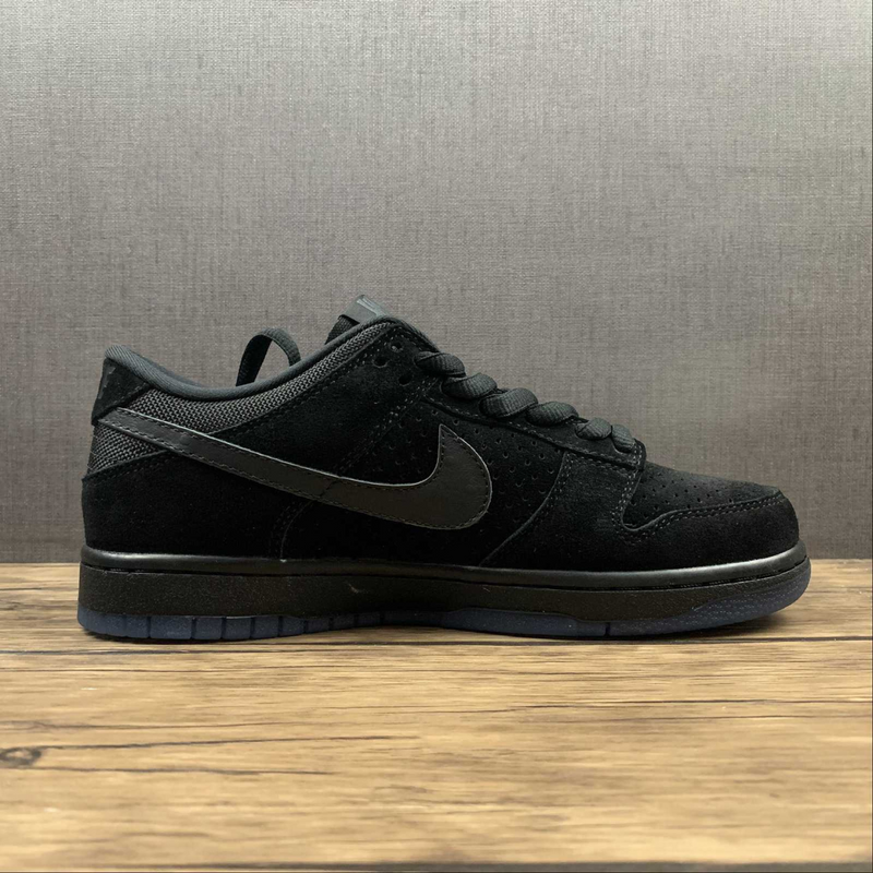 Dunk Low x Undefeated 5 On It