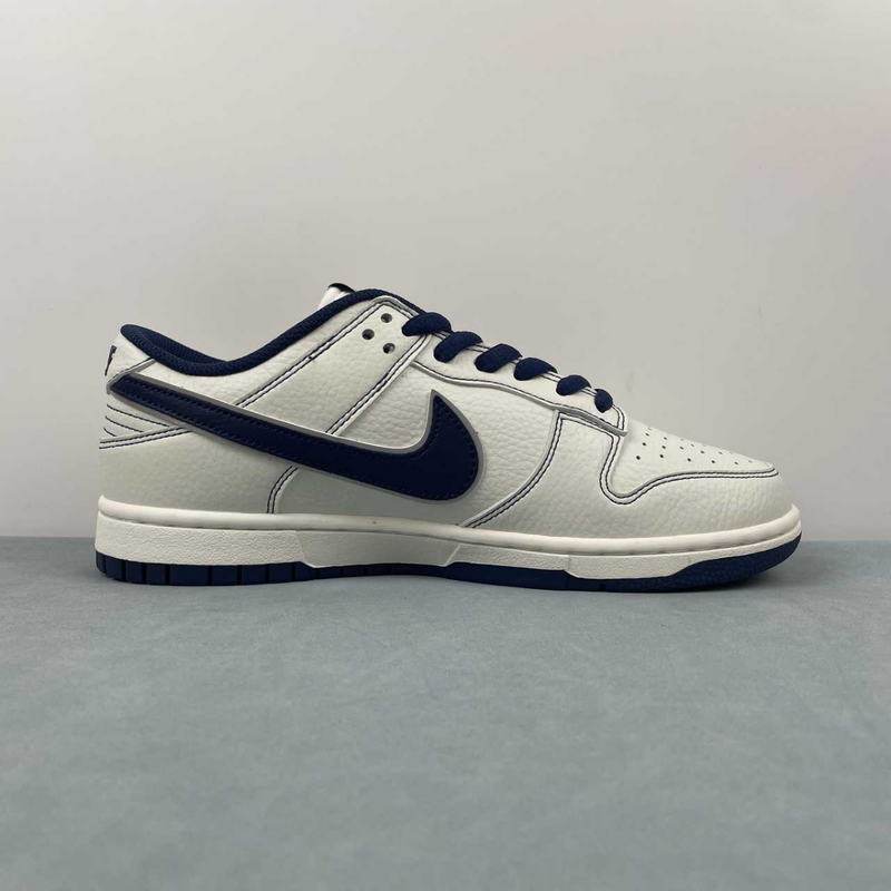 Dunk Low Undefeated Blue