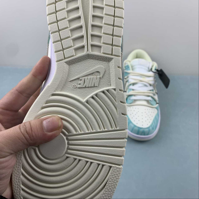 Dunk Low Lattle