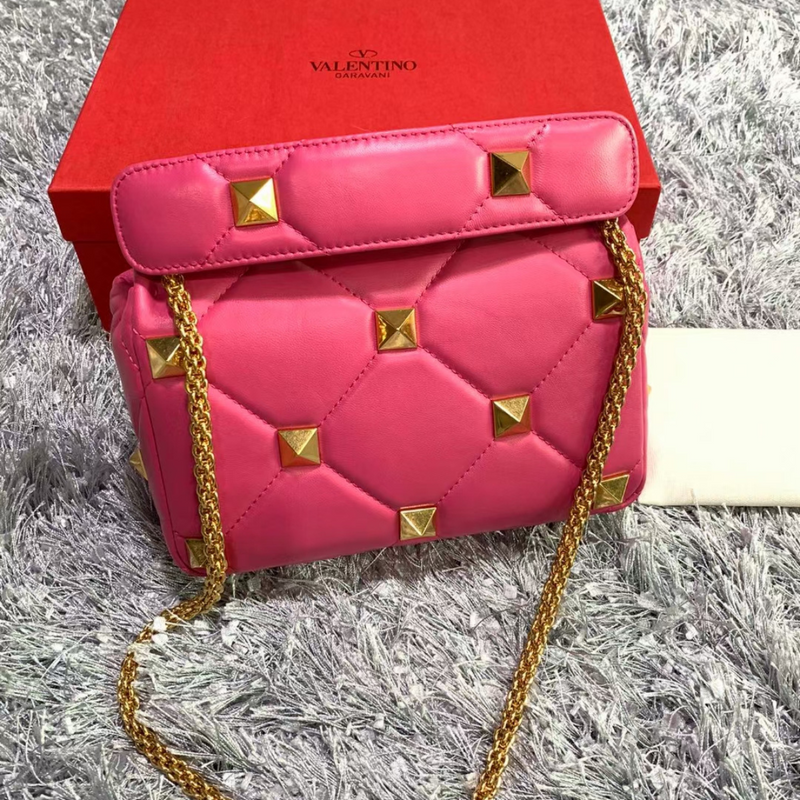 Valentino Garavani Roman Stud Shoulder Bag Pink