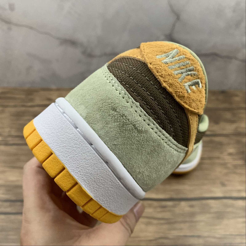 Dunk Low Dusty Olive