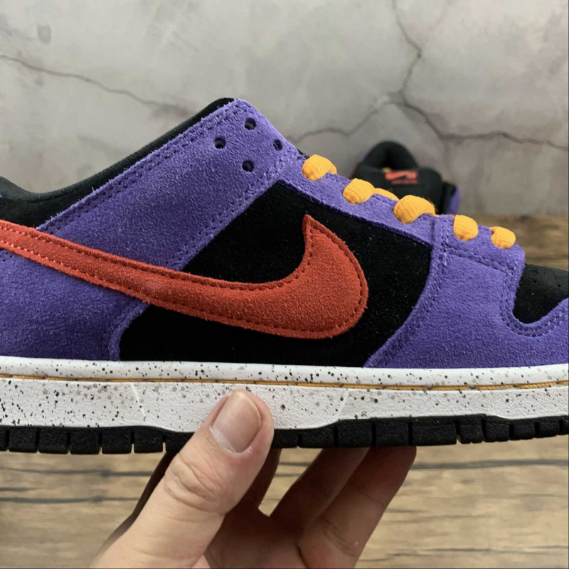 Dunk Low SB ACG Earth