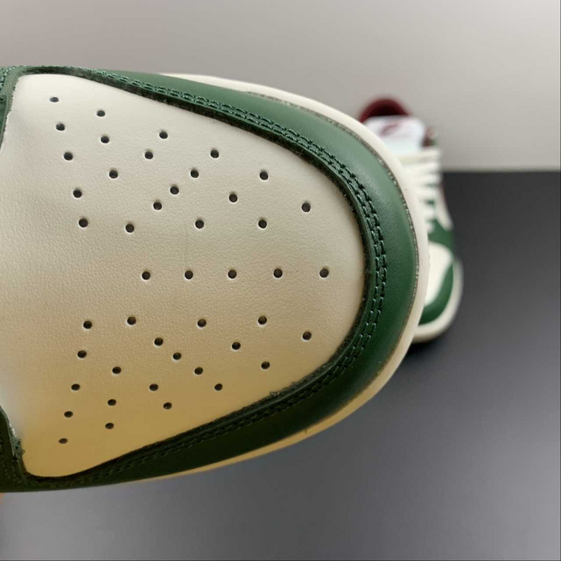 Dunk Low Gorge Green