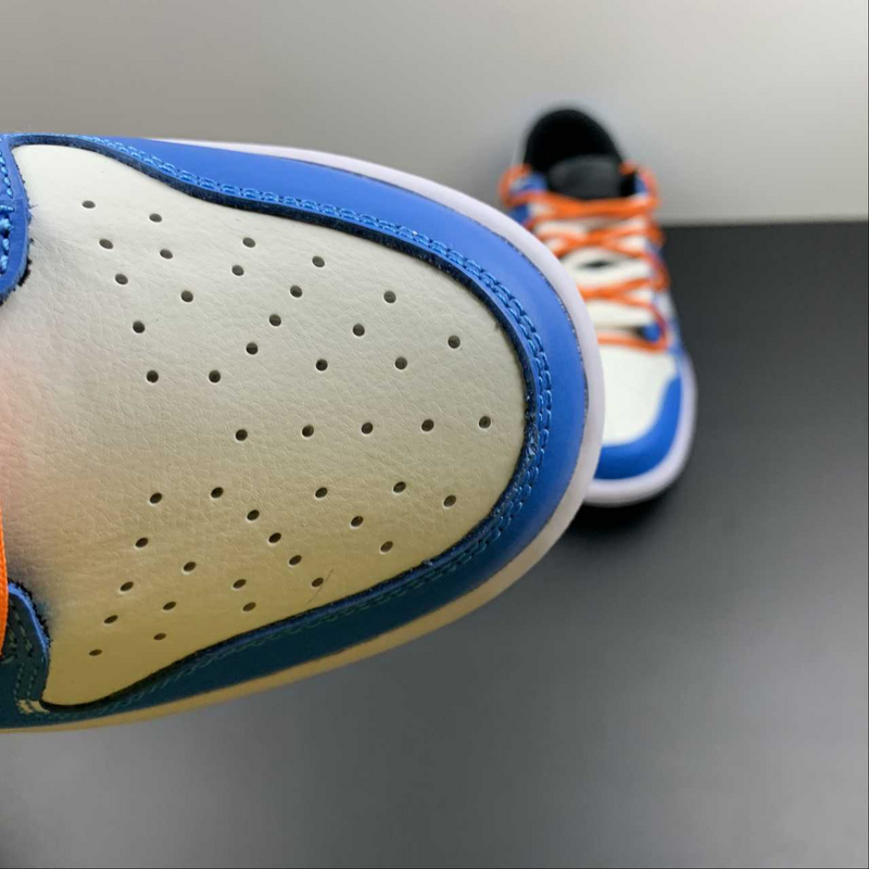Dunk Low Caution