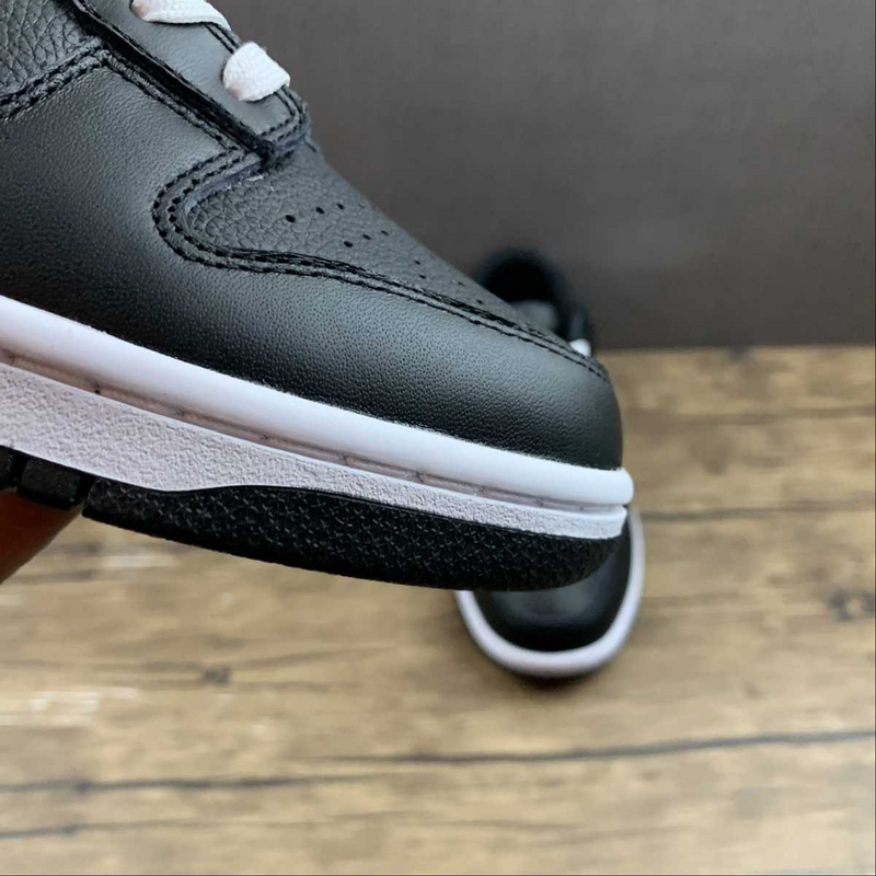 Dunk Low Black White