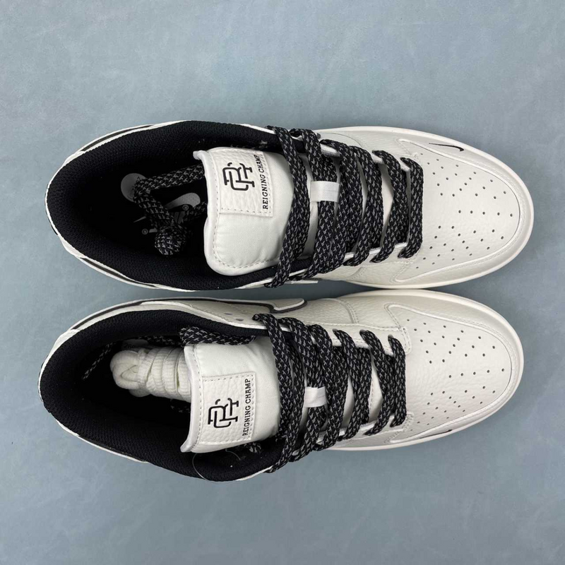 Dunk Low Reigning Champ